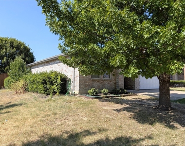 1736 Carolina Ridge Way - Photo Thumbnail 3