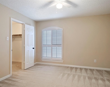 3777 Meadowcreek Circle - Photo Thumbnail 17