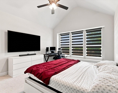 1104 Stallion Lane - Photo Thumbnail 18