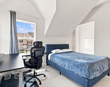 1104 Stallion Lane - Photo Thumbnail 34
