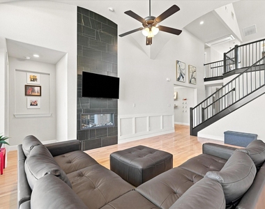 1104 Stallion Lane - Photo Thumbnail 9