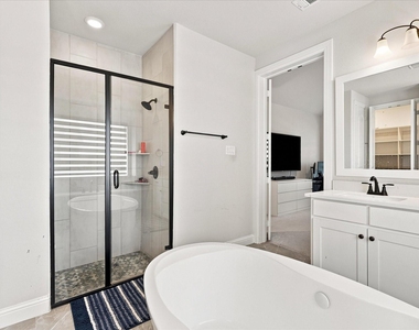 1104 Stallion Lane - Photo Thumbnail 23