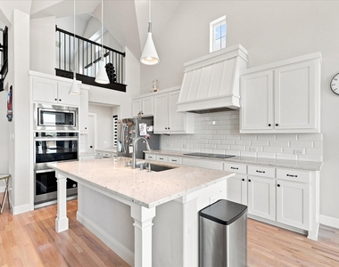 1104 Stallion Lane - Photo Thumbnail 12