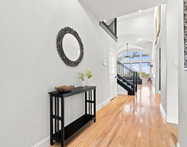 1104 Stallion Lane - Photo Thumbnail 3