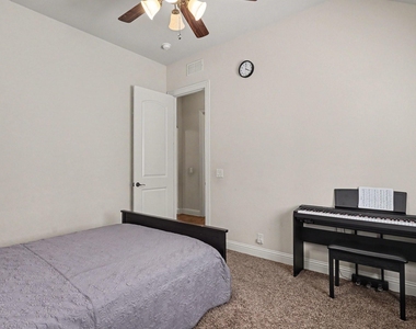 2412 Lynbridge Drive - Photo Thumbnail 25
