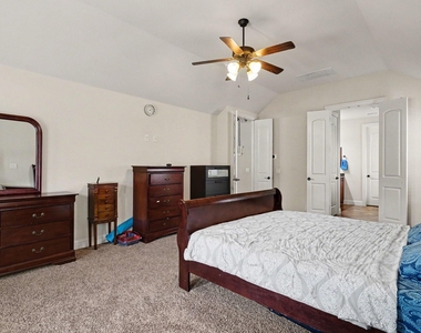 2412 Lynbridge Drive - Photo Thumbnail 20