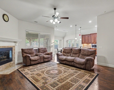 2412 Lynbridge Drive - Photo Thumbnail 5