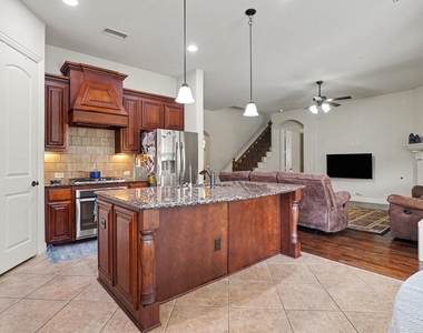 2412 Lynbridge Drive - Photo Thumbnail 6