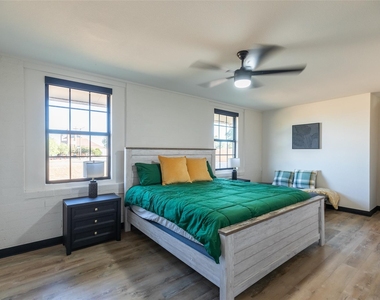 5400 Ridgeline Drive - Photo Thumbnail 33