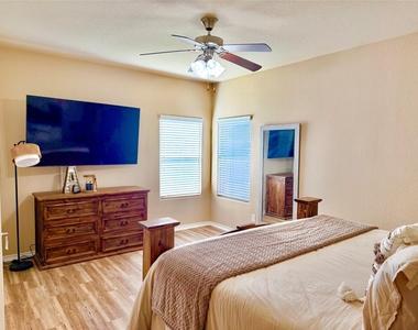 1068 Meadow Scape Drive - Photo Thumbnail 8