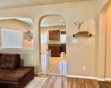 1068 Meadow Scape Drive - Photo Thumbnail 4