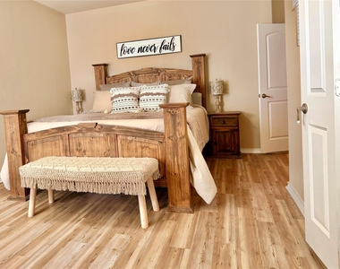 1068 Meadow Scape Drive - Photo Thumbnail 9