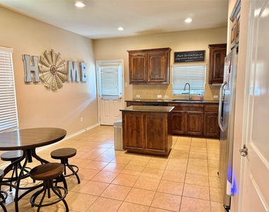 1068 Meadow Scape Drive - Photo Thumbnail 7