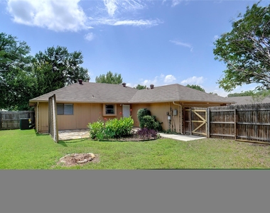 1909 Camellia Street - Photo Thumbnail 15