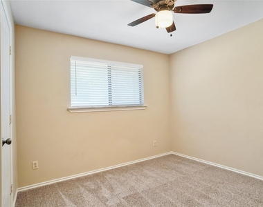 1909 Camellia Street - Photo Thumbnail 11