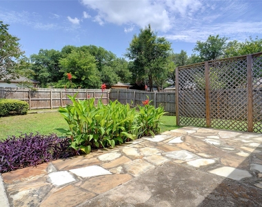 1909 Camellia Street - Photo Thumbnail 14
