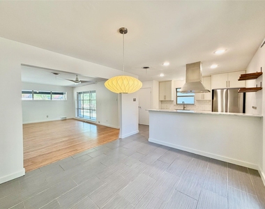 2223 Forest Oaks Drive - Photo Thumbnail 6