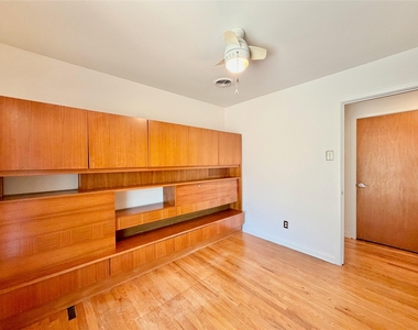 2223 Forest Oaks Drive - Photo Thumbnail 11