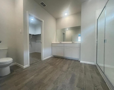 953 Braymer Lane - Photo Thumbnail 6