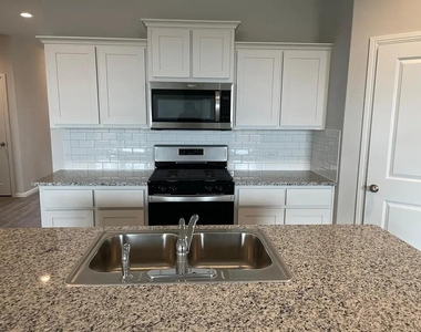 953 Braymer Lane - Photo Thumbnail 1