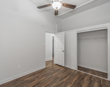 505 N Lamar Street - Photo Thumbnail 19