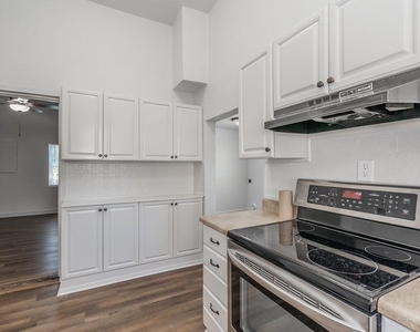 505 N Lamar Street - Photo Thumbnail 10