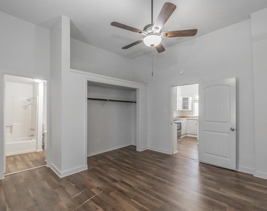505 N Lamar Street - Photo Thumbnail 13