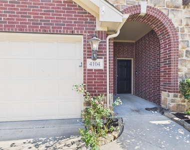 4104 Volk Court - Photo Thumbnail 3