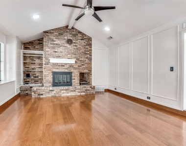1021 Auburn Drive - Photo Thumbnail 4