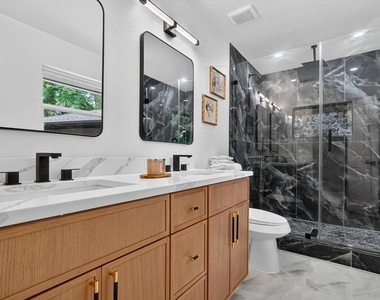 1104 Westwood Drive - Photo Thumbnail 22