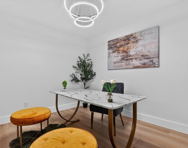 1104 Westwood Drive - Photo Thumbnail 10