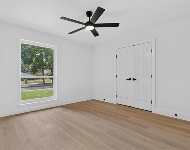1104 Westwood Drive - Photo Thumbnail 29