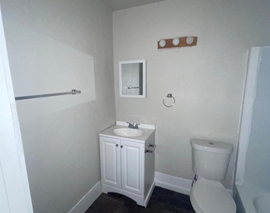 113 N Nueces - Photo Thumbnail 11