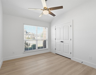 1295 White Water Lane - Photo Thumbnail 31