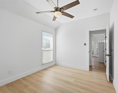 1295 White Water Lane - Photo Thumbnail 30