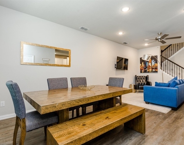 1270 Alamo Drive - Photo Thumbnail 5
