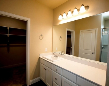 1215 Mount Olive Lane - Photo Thumbnail 8
