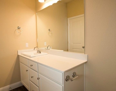 1215 Mount Olive Lane - Photo Thumbnail 15