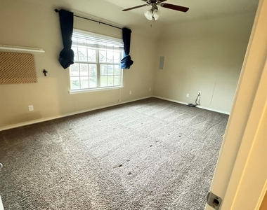 10020 Long Branch Drive - Photo Thumbnail 16
