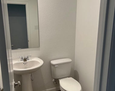 2517 Maplehurst Drive - Photo Thumbnail 29