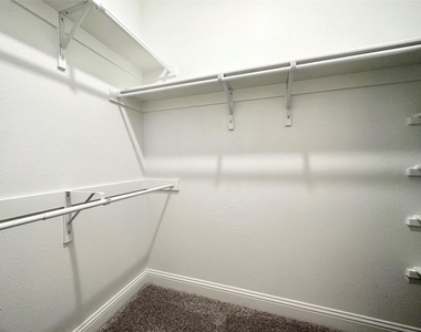 1428 Waverley Drive - Photo Thumbnail 11