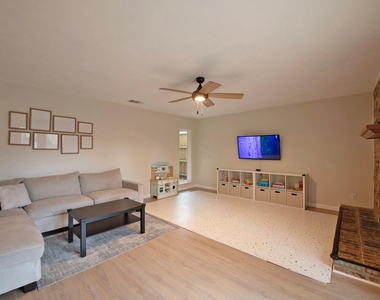 9322 Shipman Street - Photo Thumbnail 16