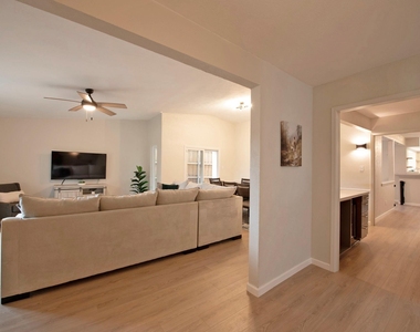 9322 Shipman Street - Photo Thumbnail 1