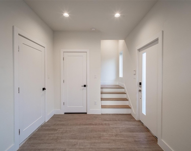 1614 N Fitzhugh Avenue - Photo Thumbnail 16
