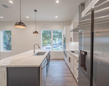 1614 N Fitzhugh Avenue - Photo Thumbnail 8
