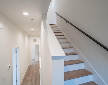 1614 N Fitzhugh Avenue - Photo Thumbnail 28
