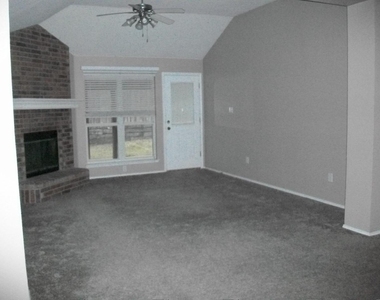 4735 Topaz Lane - Photo Thumbnail 5