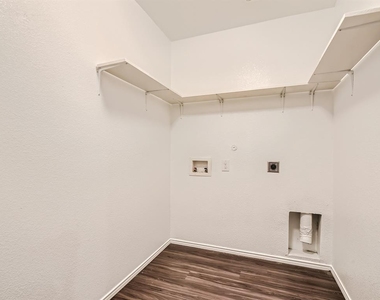 317 Blue Crow Lane - Photo Thumbnail 17