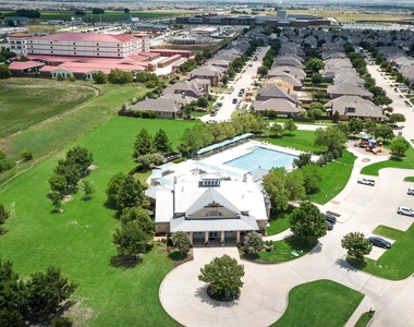 800 Bird Creek - Photo Thumbnail 27