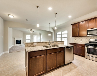 800 Bird Creek - Photo Thumbnail 7